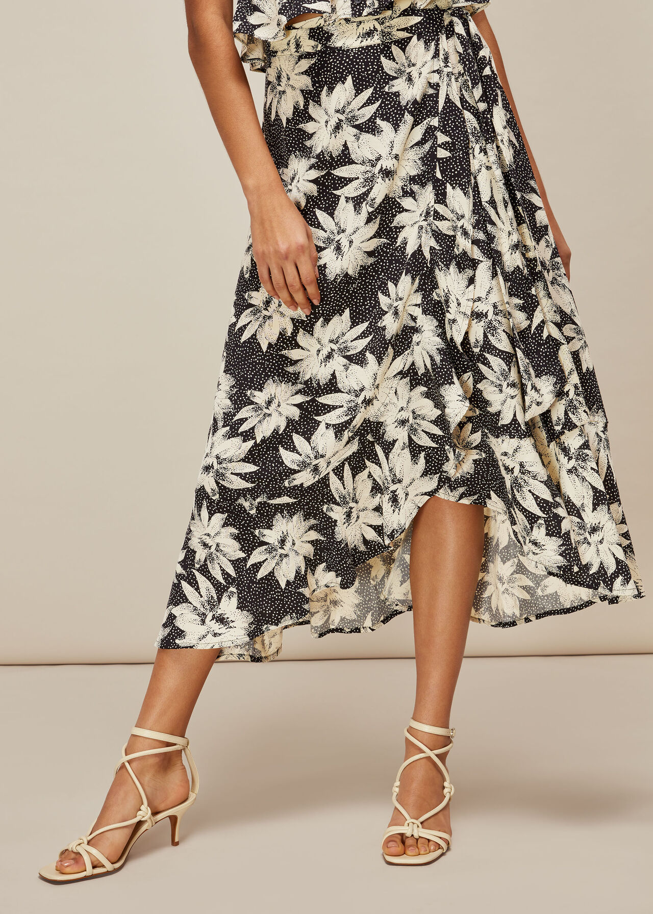 Starburst Floral Wrap Skirt Black/White