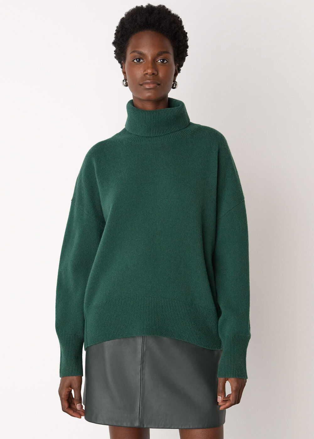 Wool Roll Curved Hem Knit