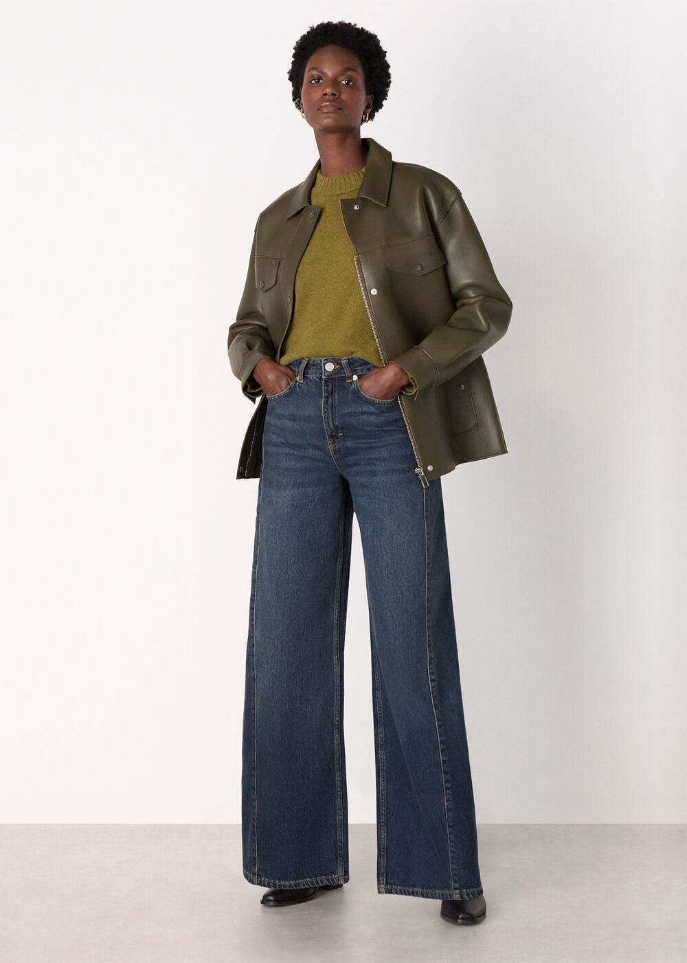 Wool Curved Hem Knit