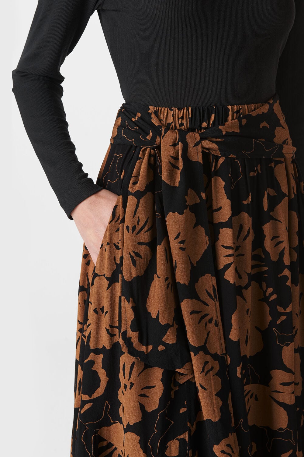 Ari Hibiscus Belted Skirt Brown/Multi