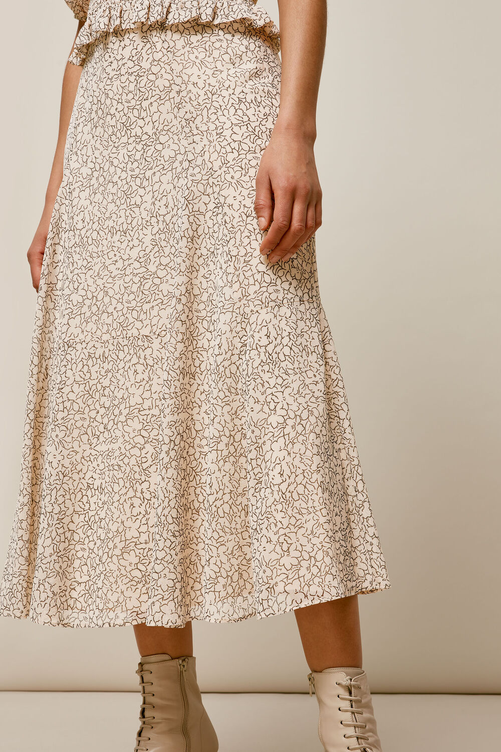 Sketched Floral Skirt White/Multi