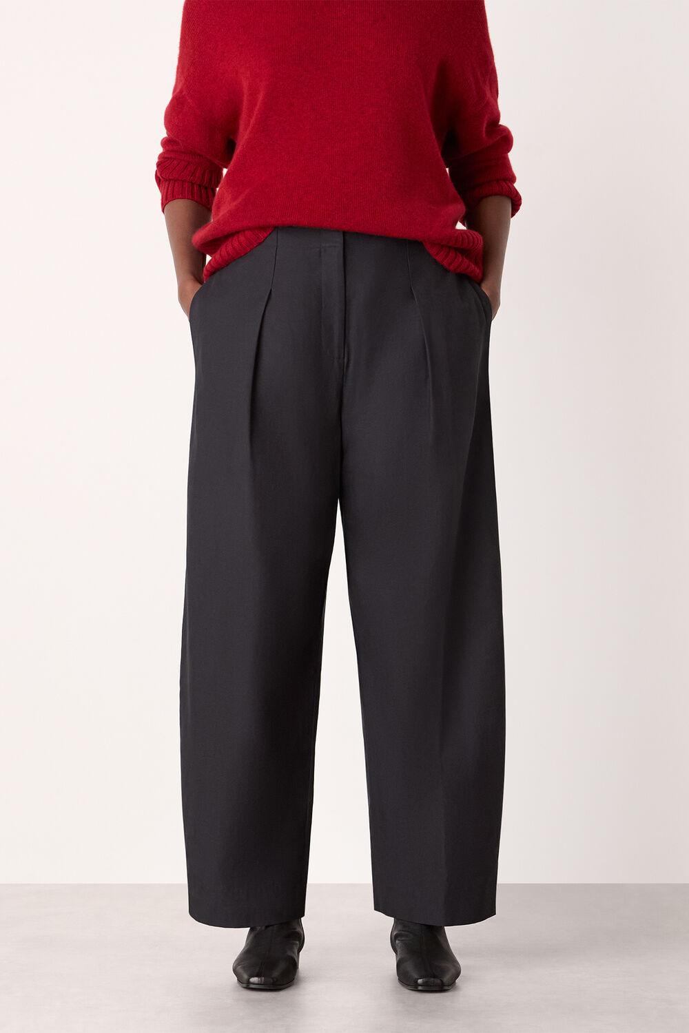Black Pleat Front Barrel Trouser