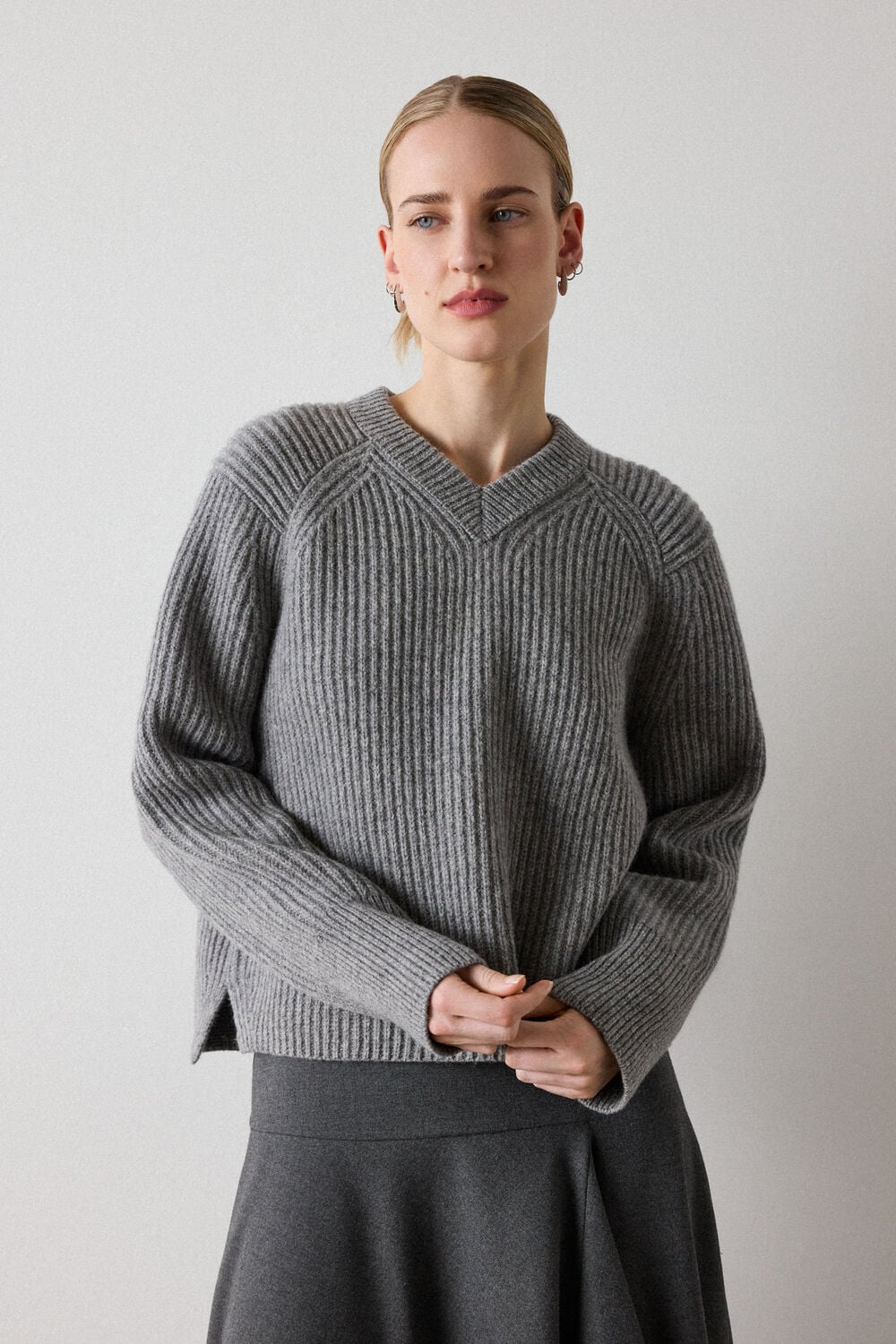 Grey Wool Chunky V Neck Rib Knit