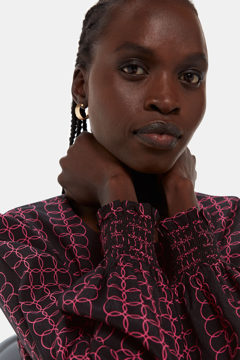 Black Circle Link Blouse
