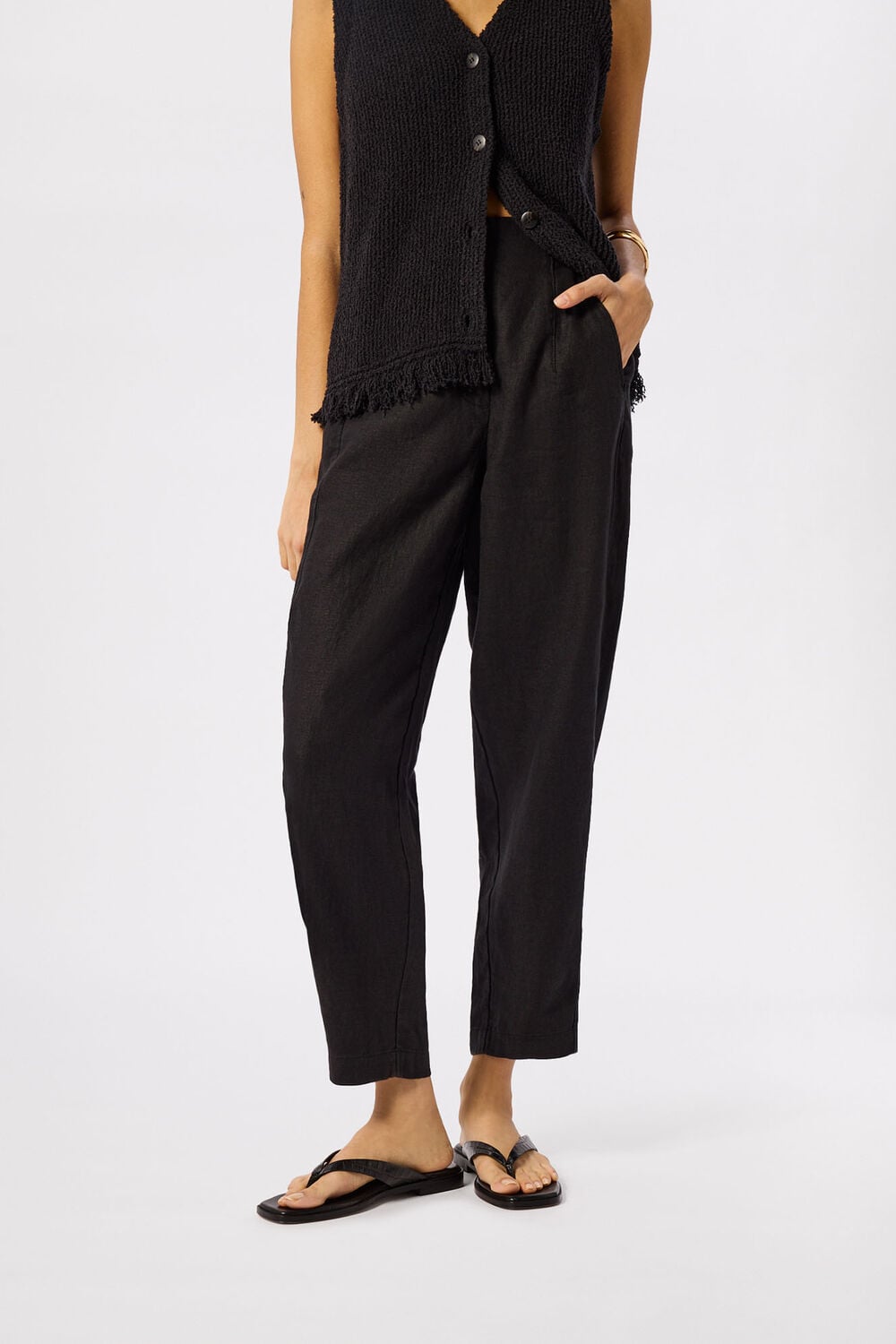 Black Petite Linen Barrel Leg Trouser