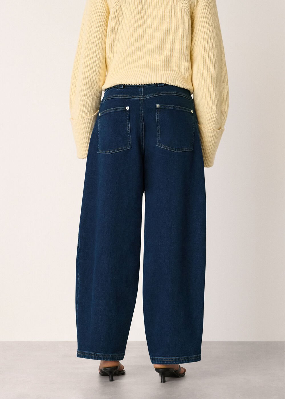 Barrel Mid Rise Trouser