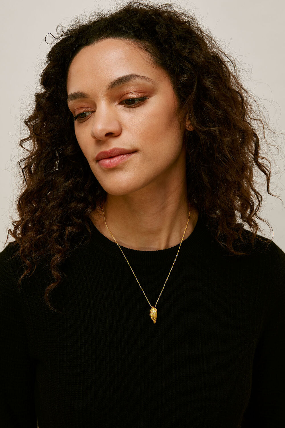Shell Pendant Necklace Gold/Multi