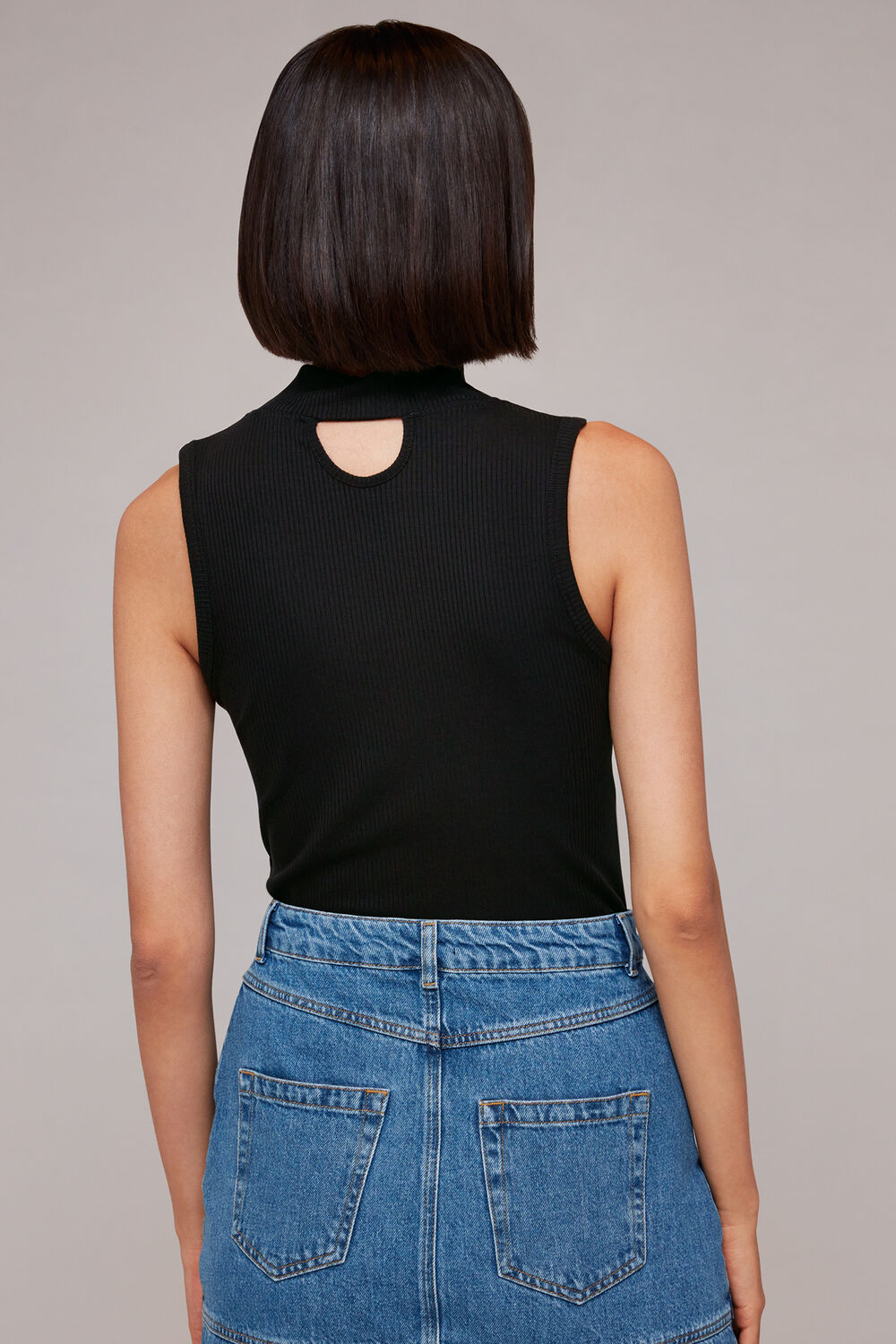Ribbed Keyhole Tank