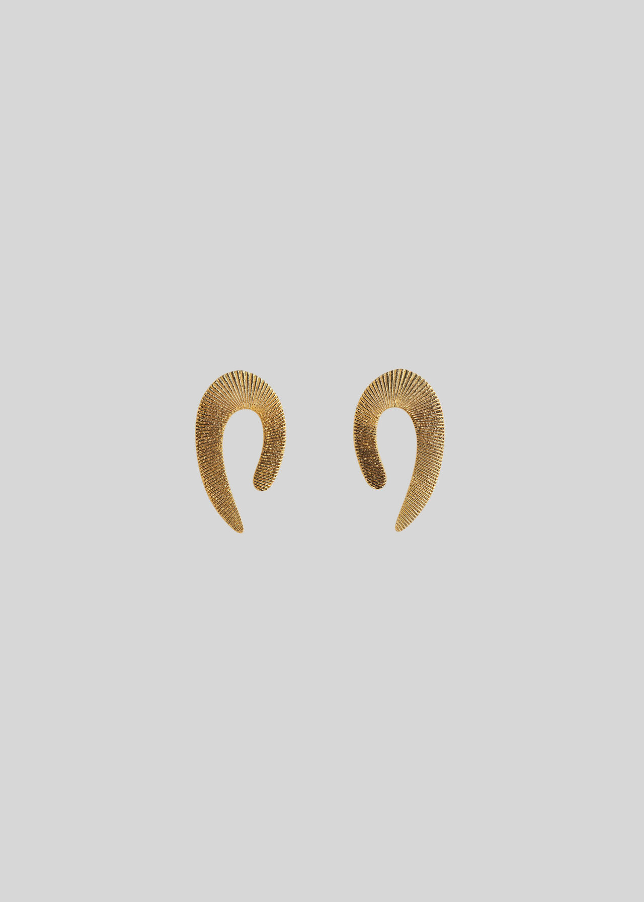 Textured Curve Earring Gold/Multi