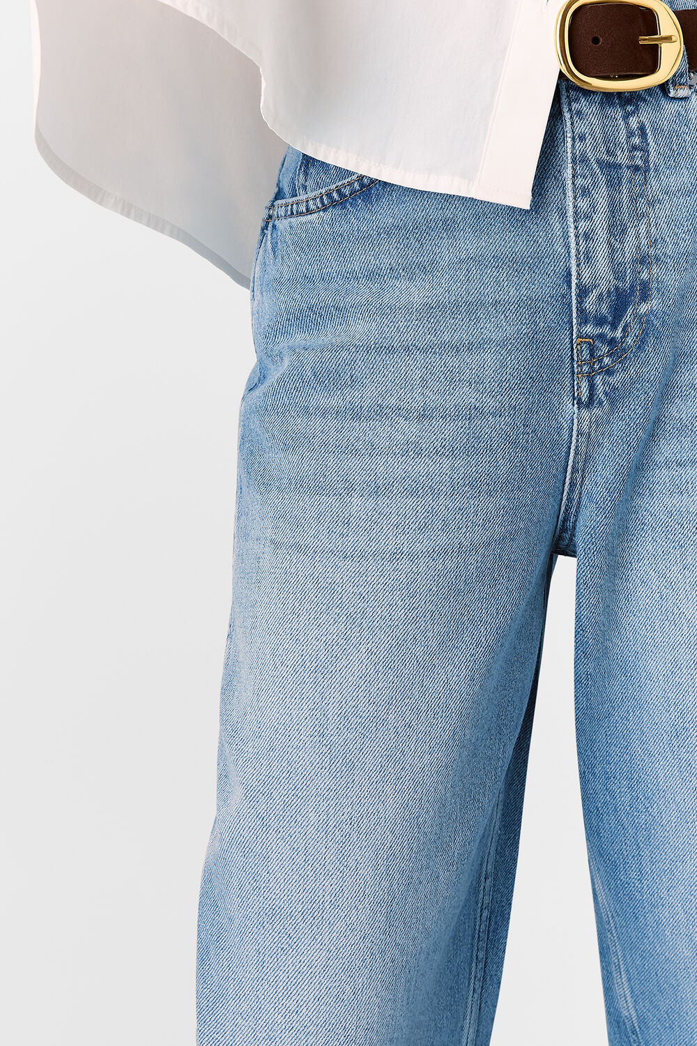 Light Wash Petite Authentic Barrel Leg Jean