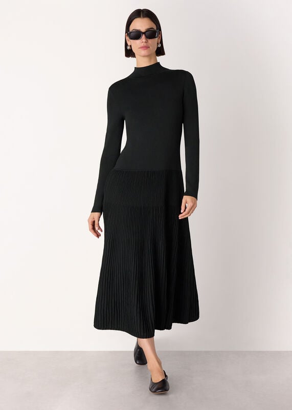 Black Funnel Neck Pleated Knit Dress