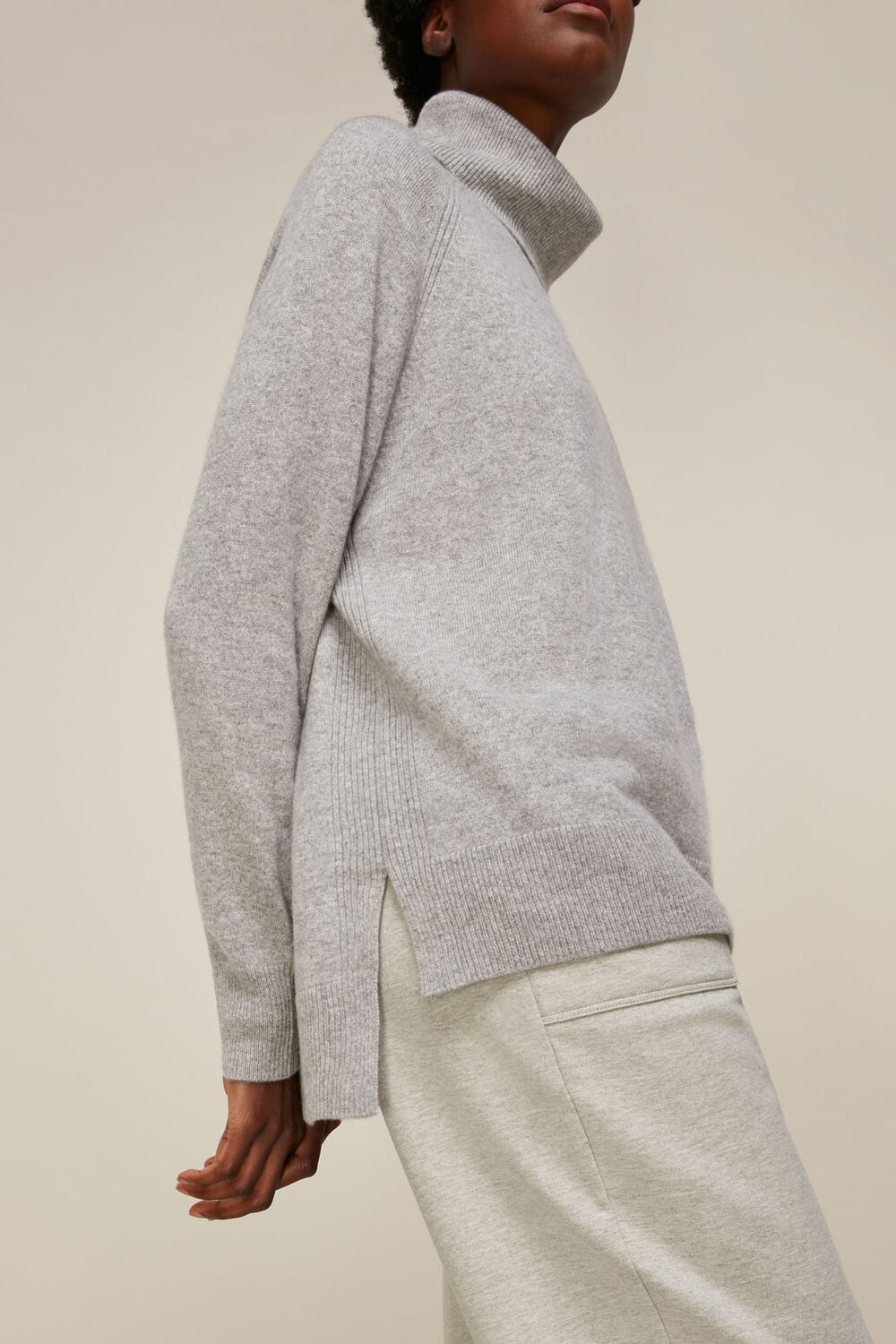 Cashmere Roll Neck Knit