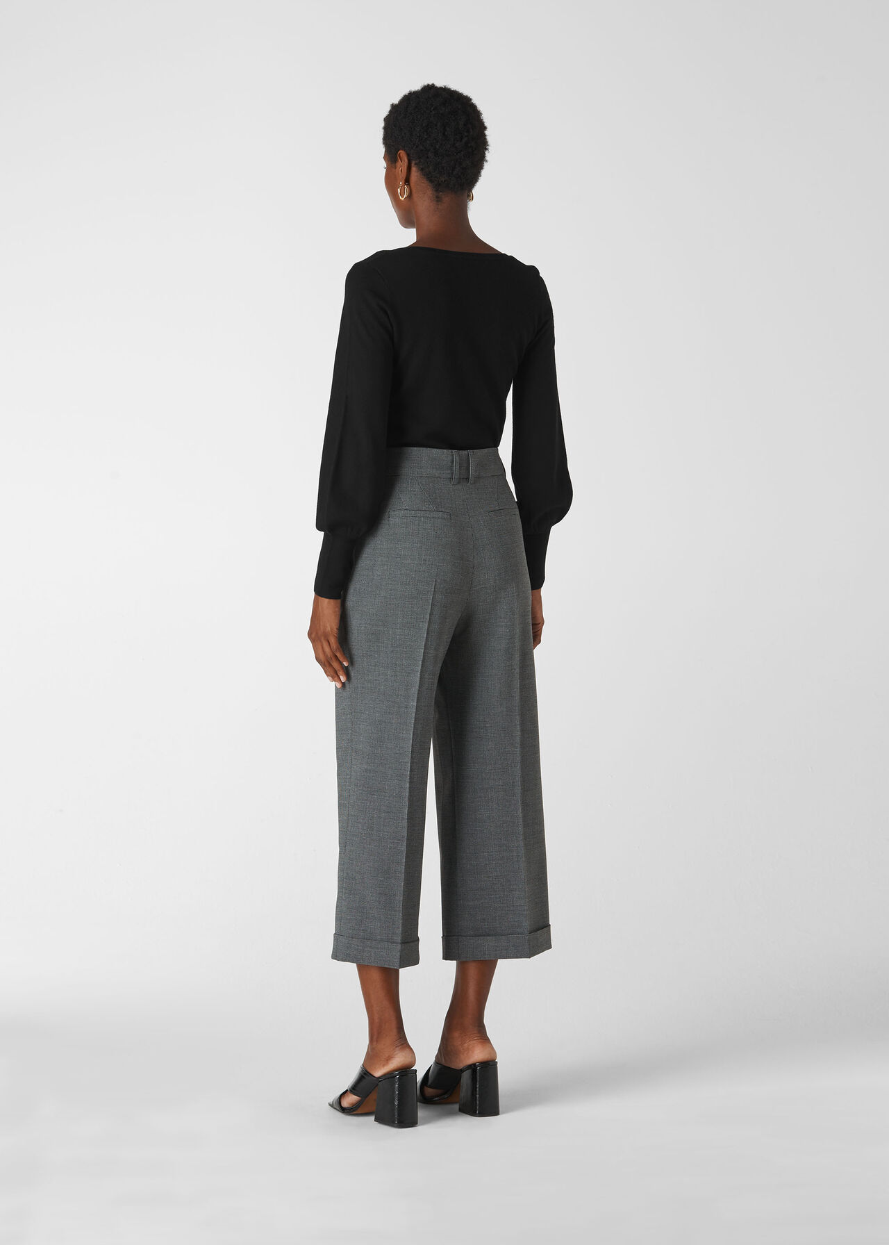 Fine Merino Scoop Neck Knit Black