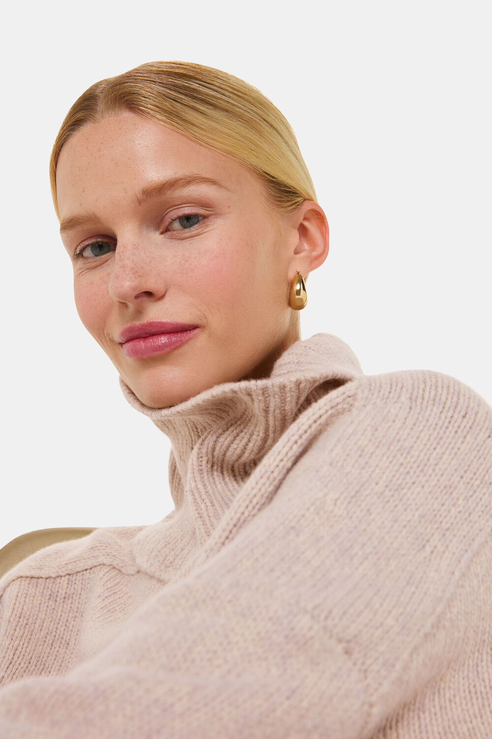Wool Roll Neck Knit