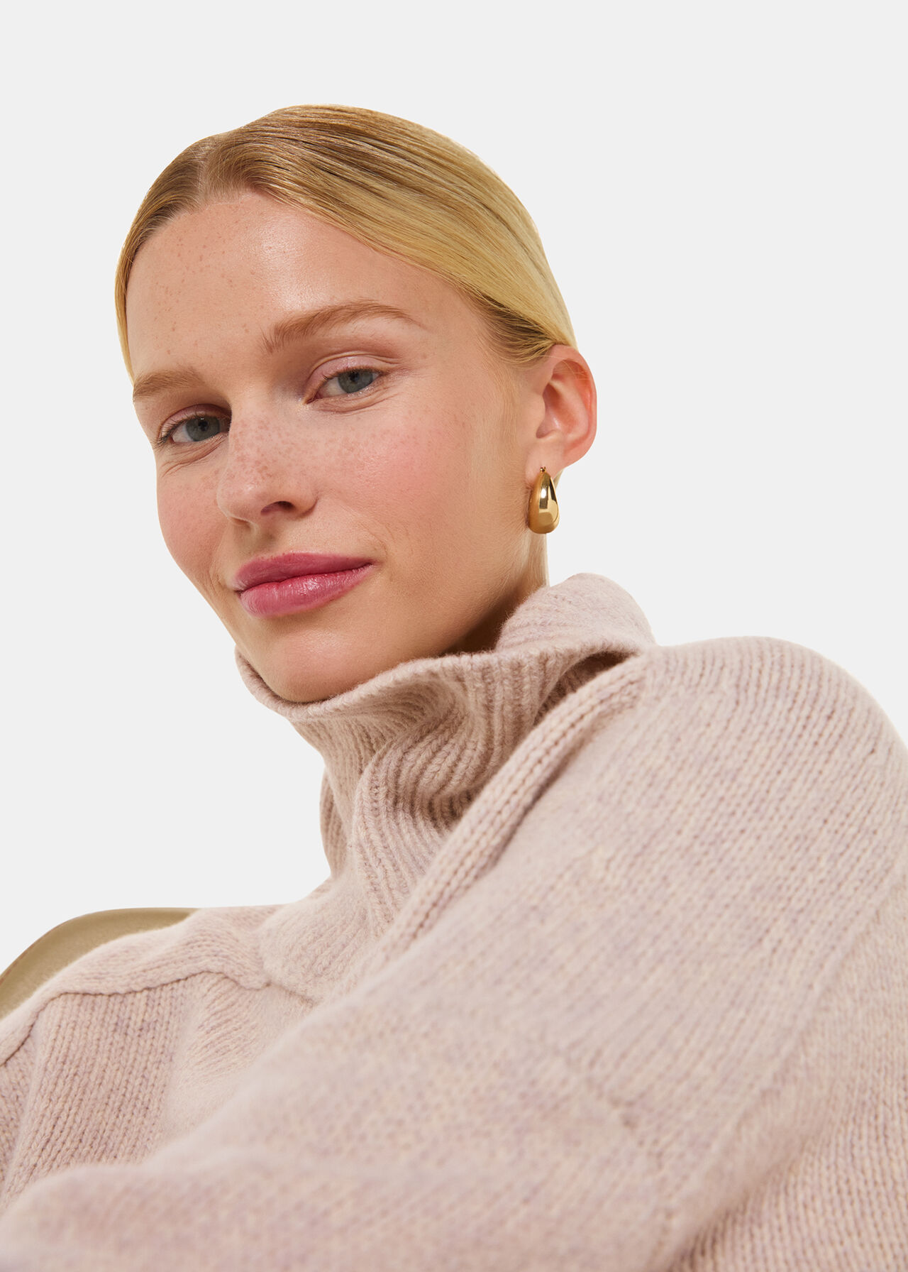Wool Roll Neck Knit