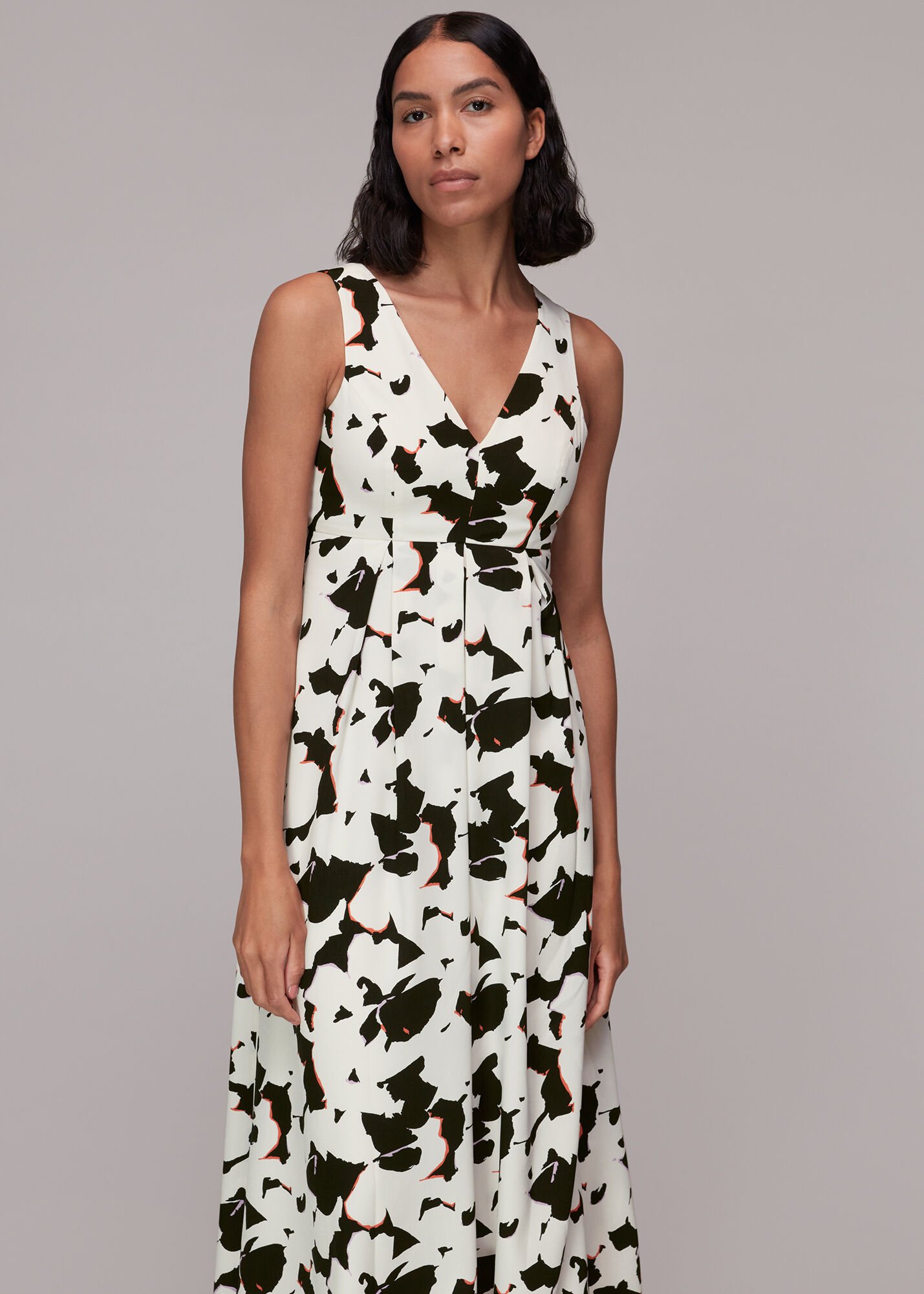 Black floral v neck dress 2025