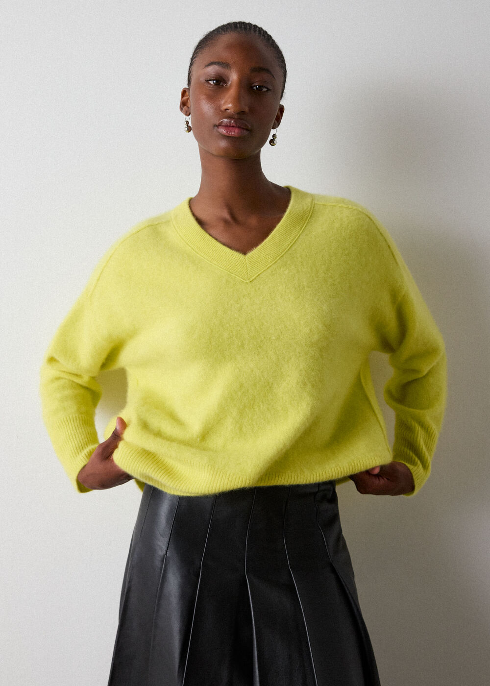 Brushed Cashmere V Neck Knit
