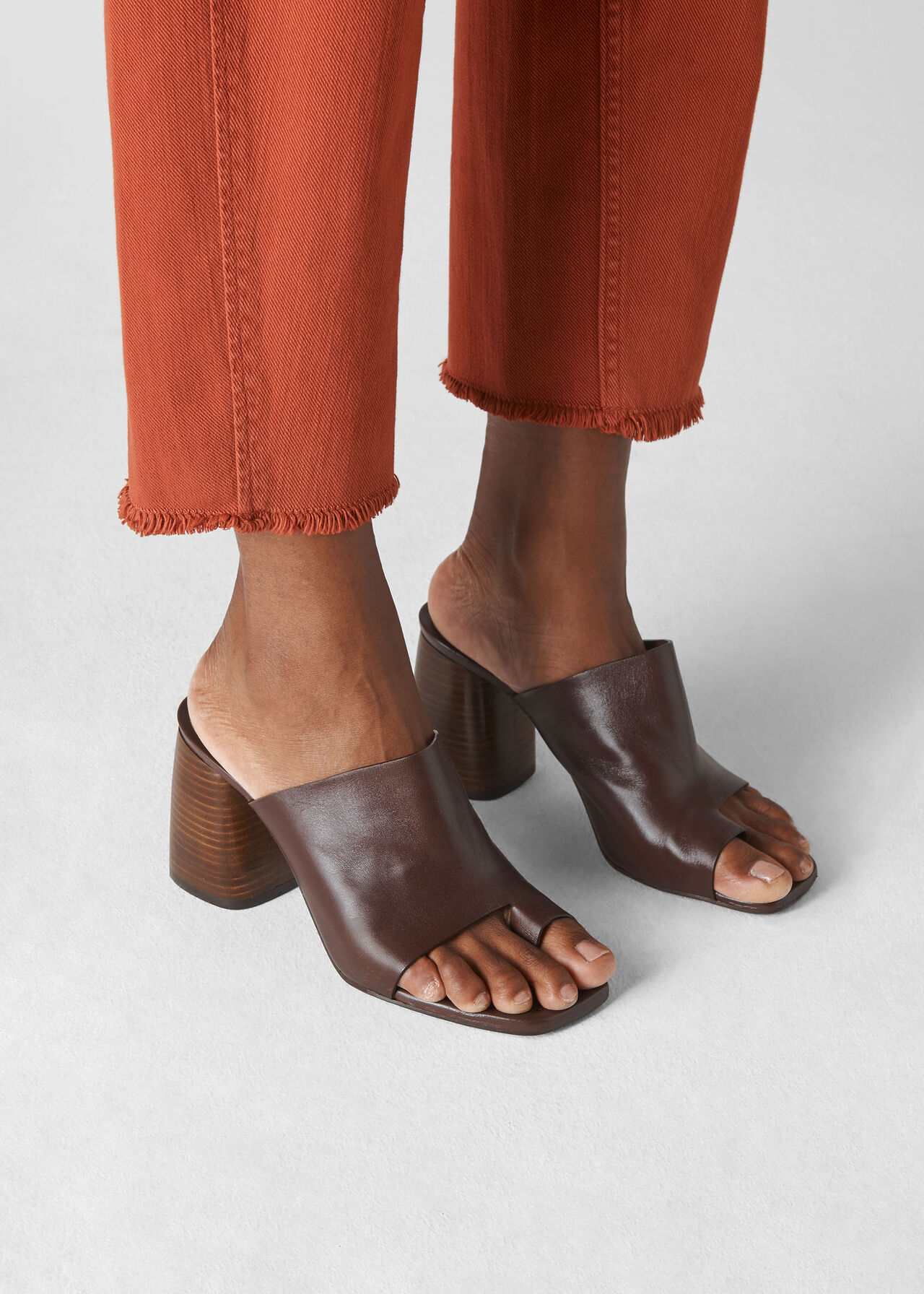 Acre Toe Loop Mule Brown