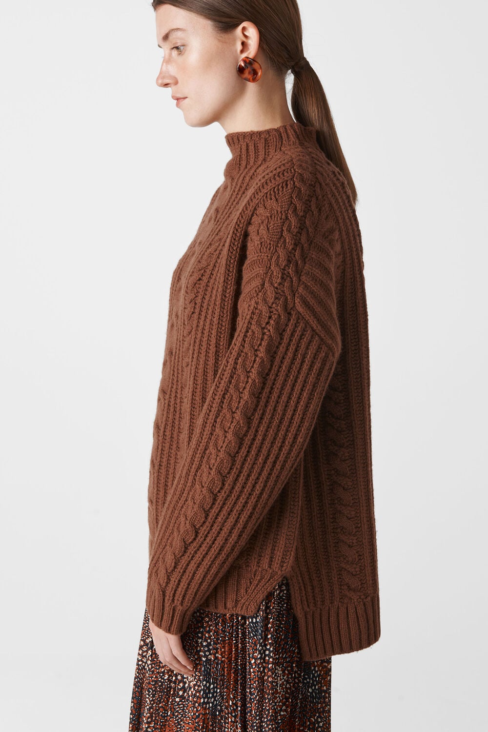 Oversized Chunky Cable Sweater Brown