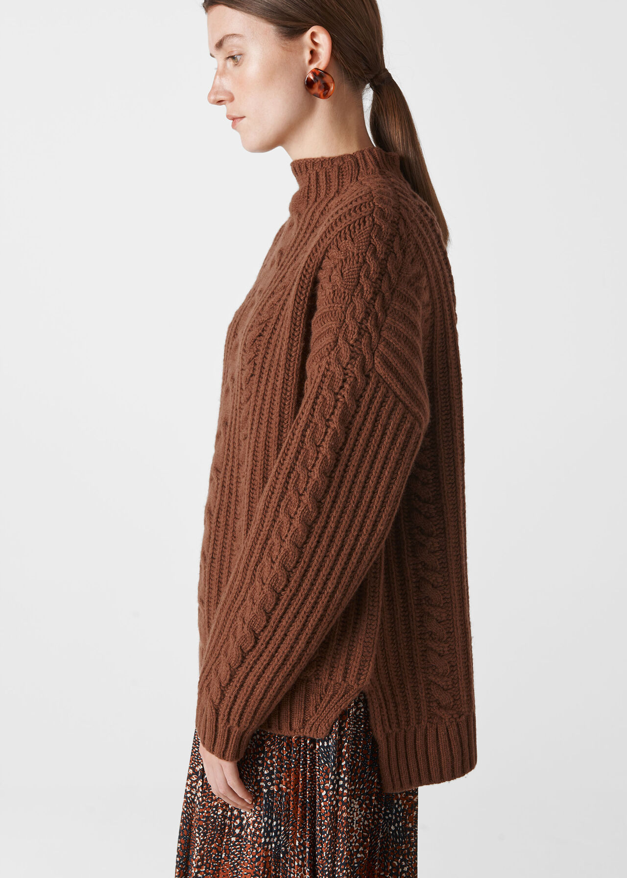 Oversized Chunky Cable Sweater Brown