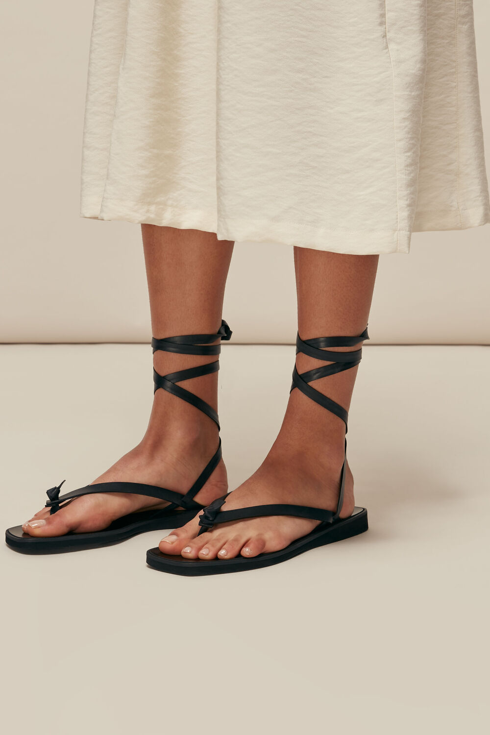 Dillon Knotted Thong Sandal Black