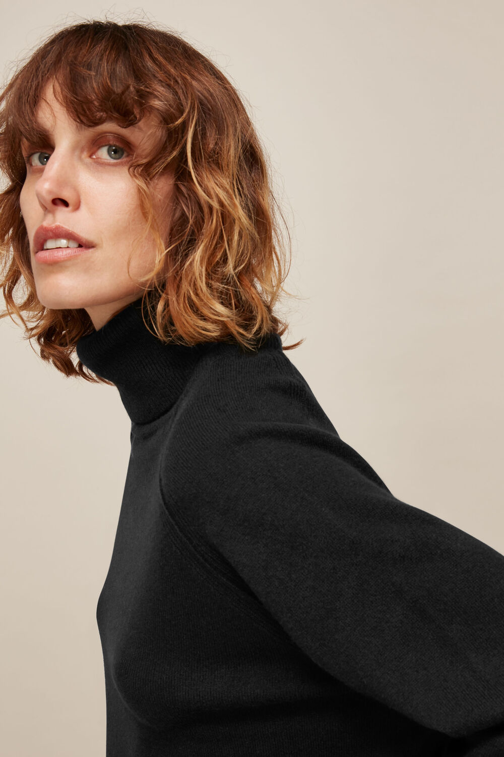 Cashmere Roll Neck Sweater Black