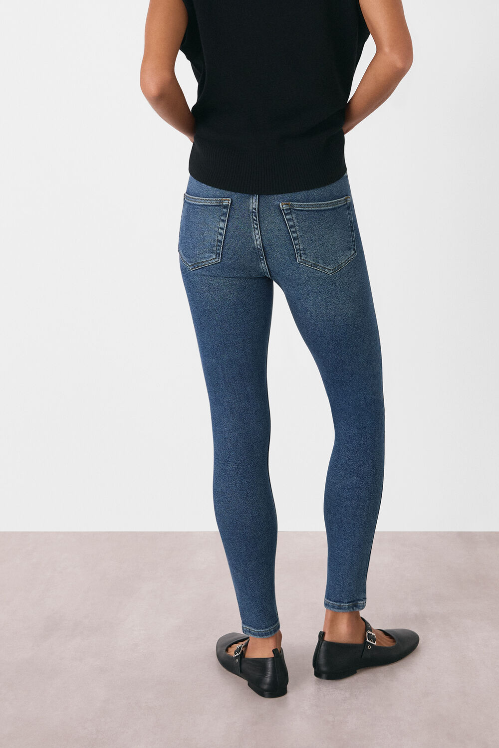 Stretch Sculpted Skinny Jean
