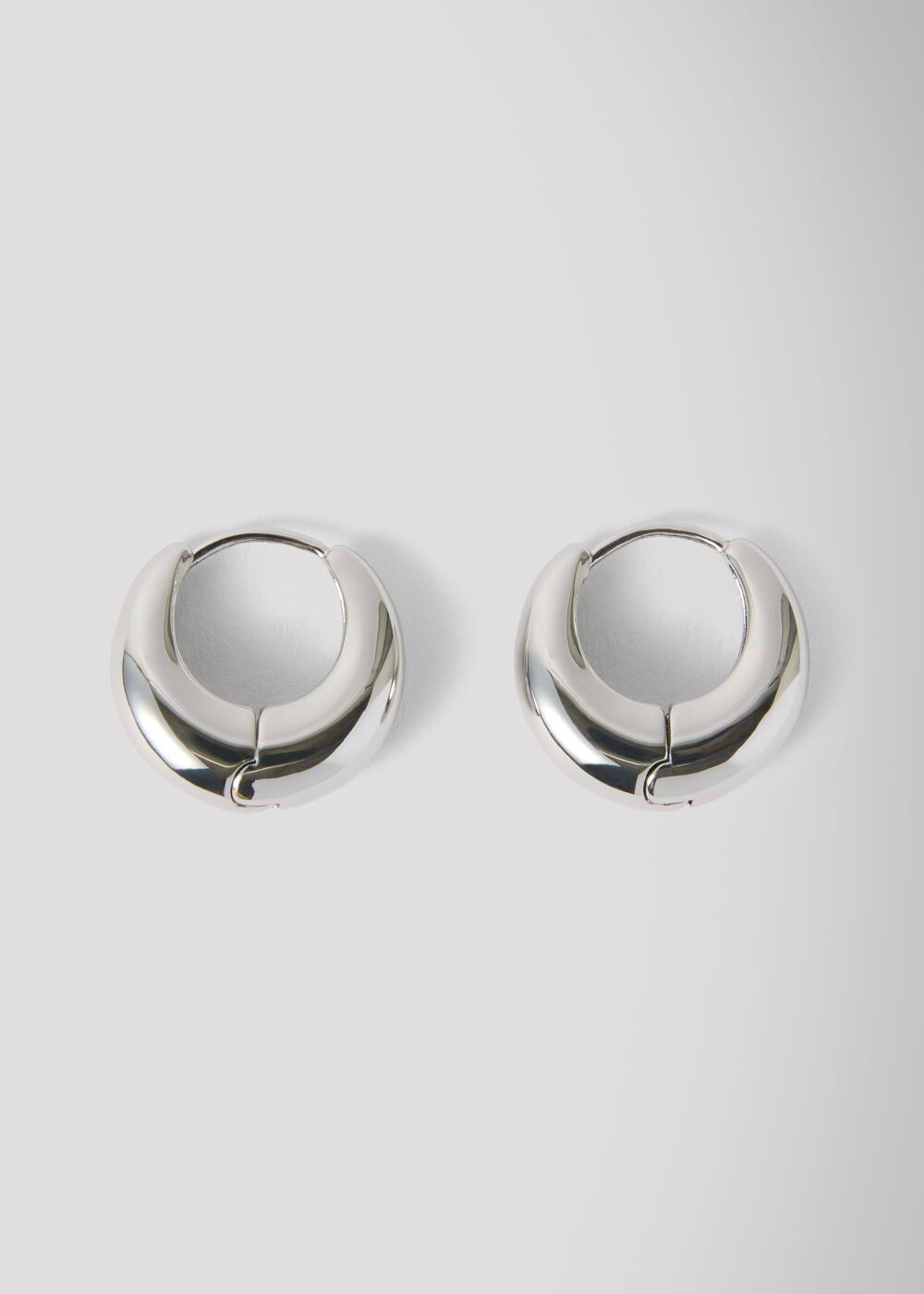 Curved Huggie Hoop