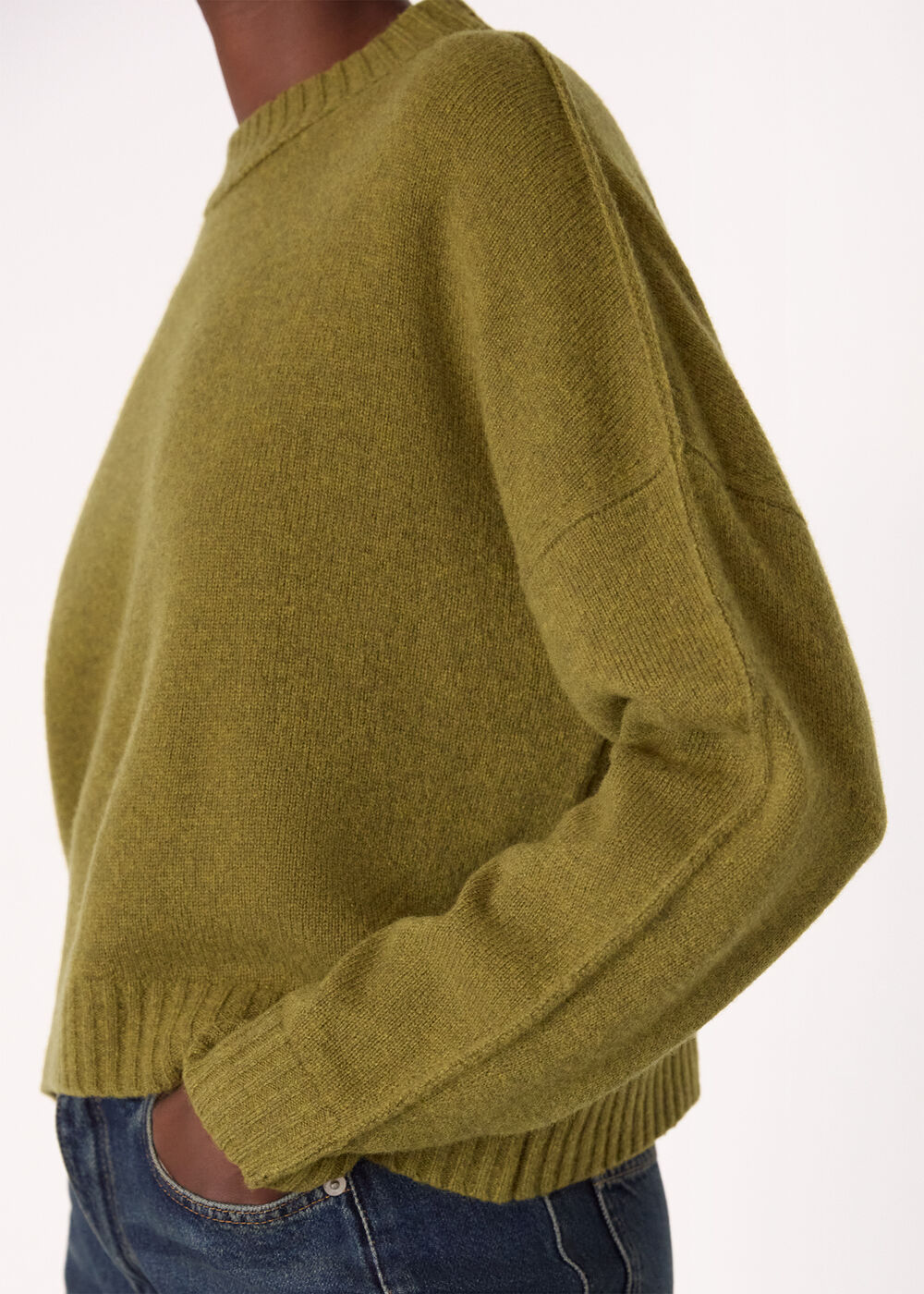 Wool Curved Hem Knit