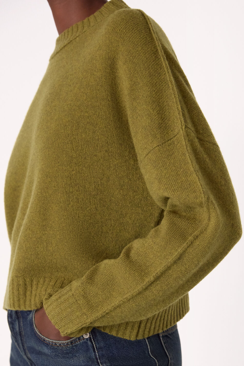 Wool Curved Hem Knit