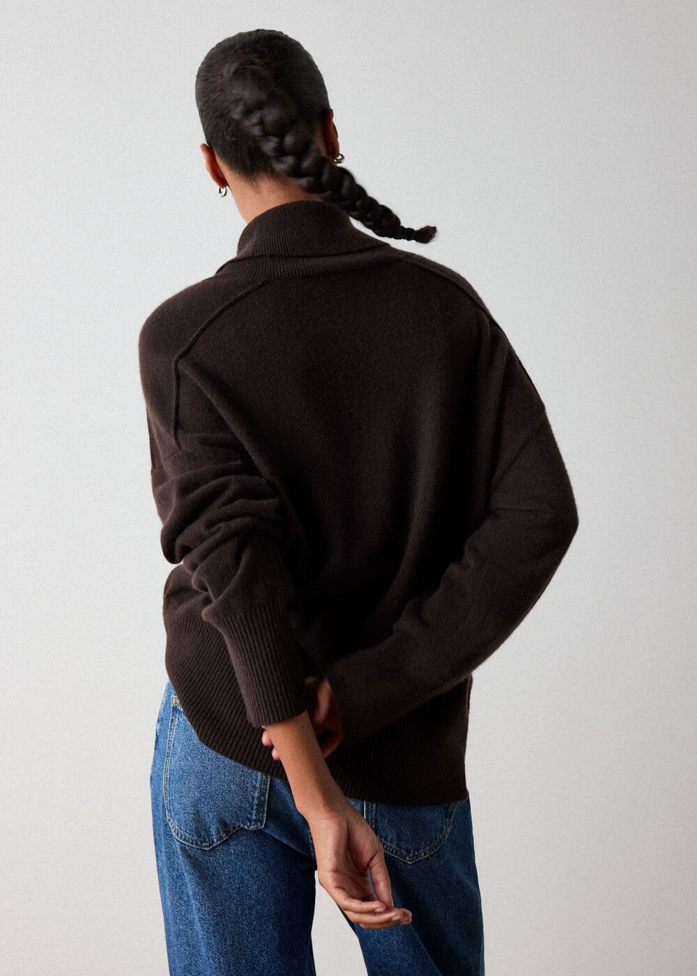 Cashmere Seam Roll Neck Knit