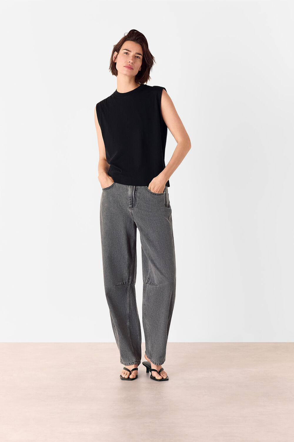 Horseshoe Barrel Leg Jean