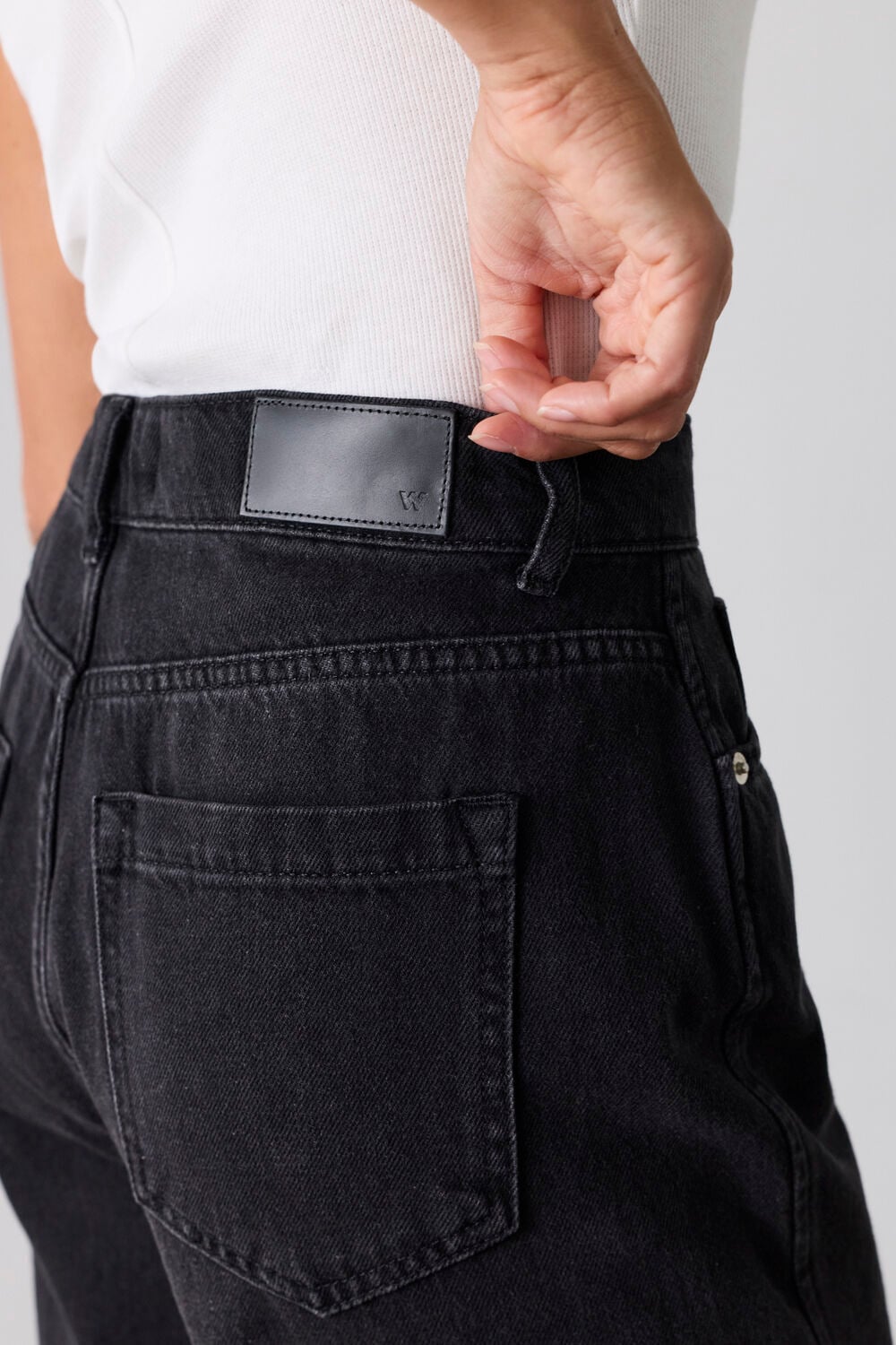 Black Petite Authentic Barrel Leg Jean