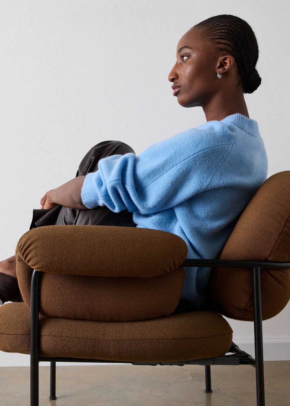 Wool Mix Curved Hem Knit