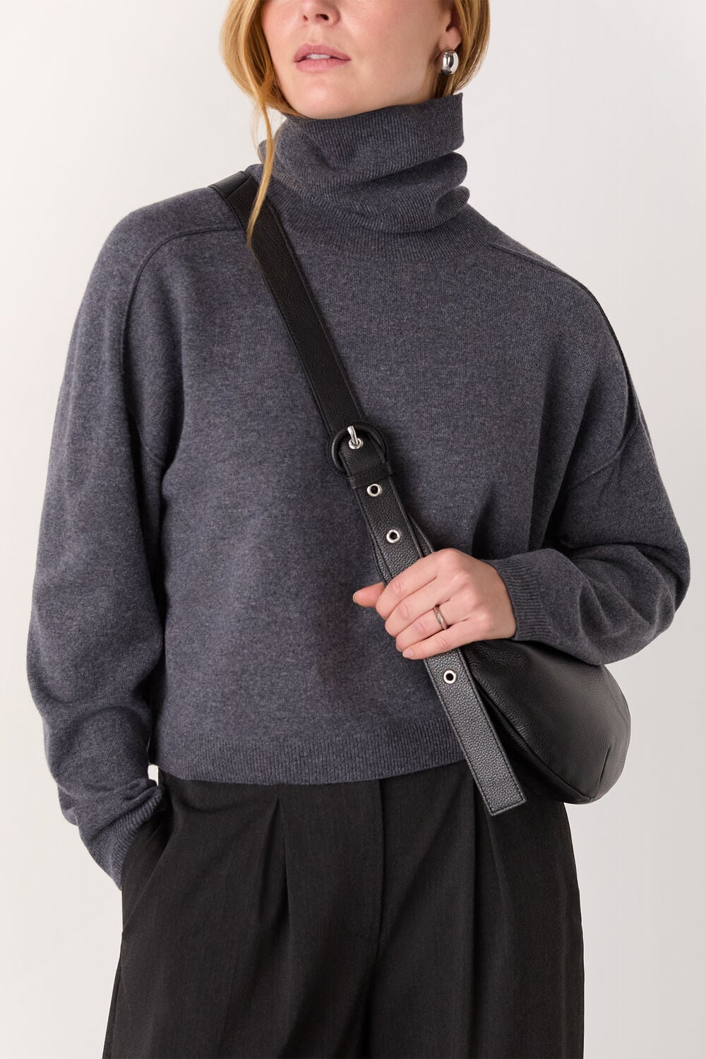 Black Small Sia Curved Crossbody Bag