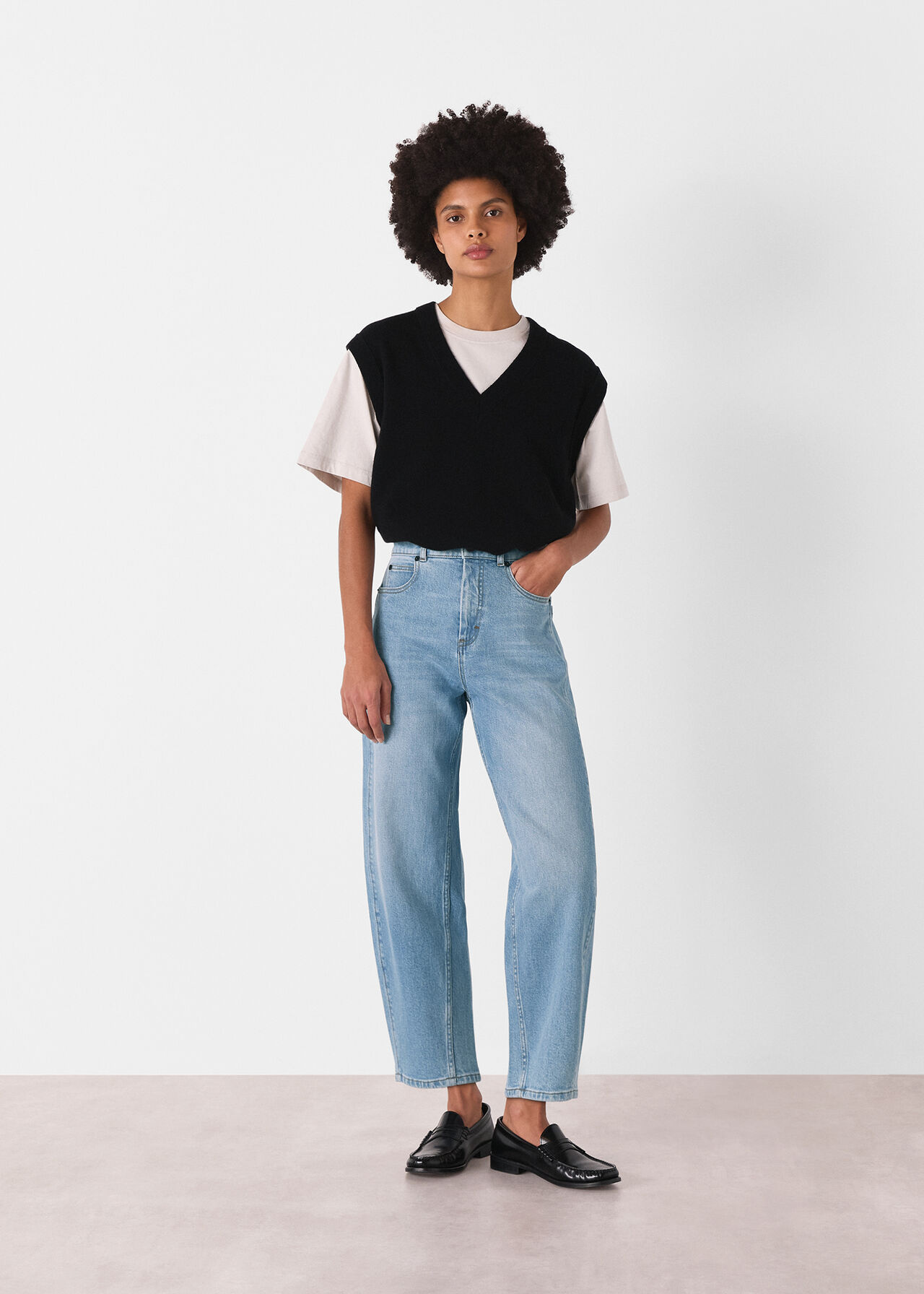 Stretch Barrel Leg Jean