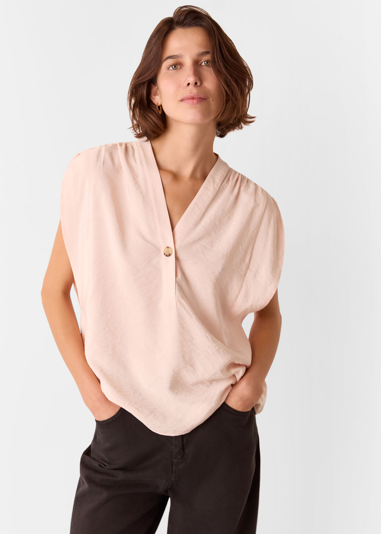 Gwen Sleeveless Blouse