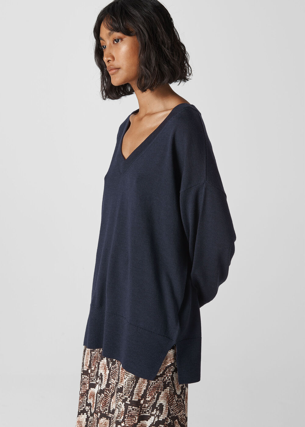 Relaxed Merino V Neck Knit Navy