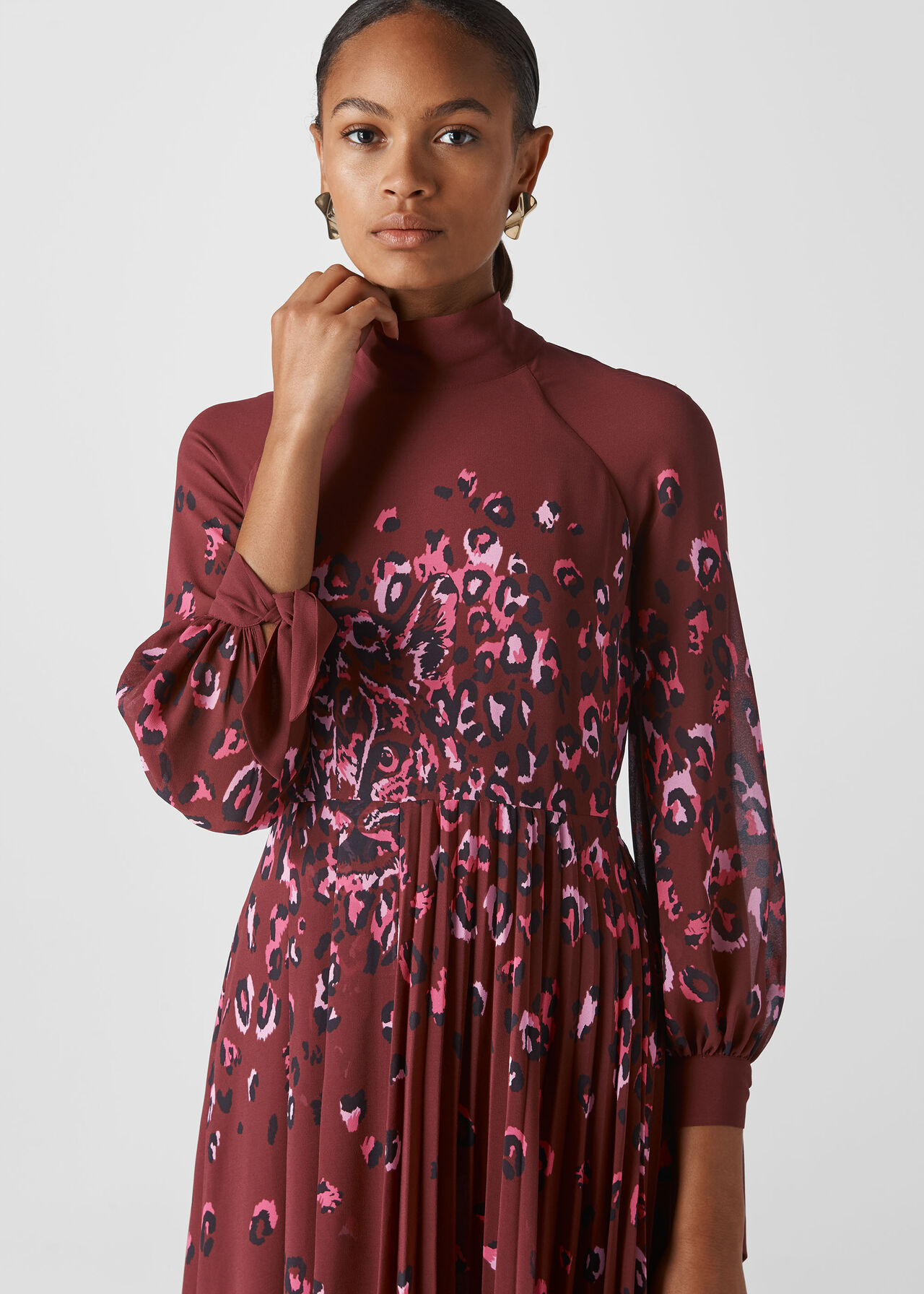 Leo Print Pleated Dress Burgundy