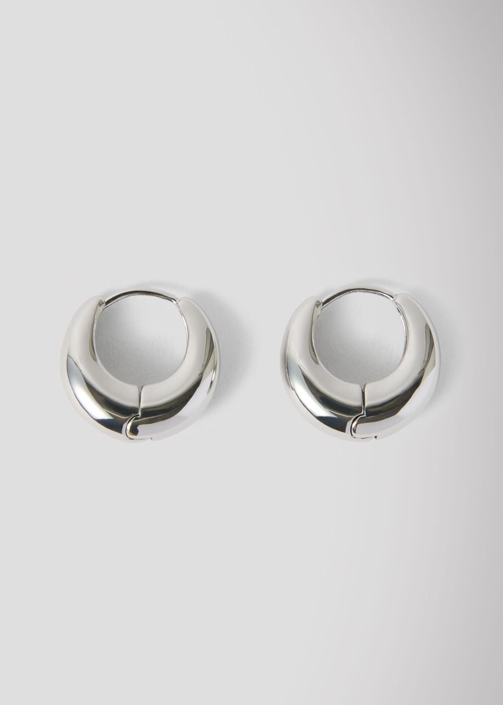 Curved Huggie Hoop