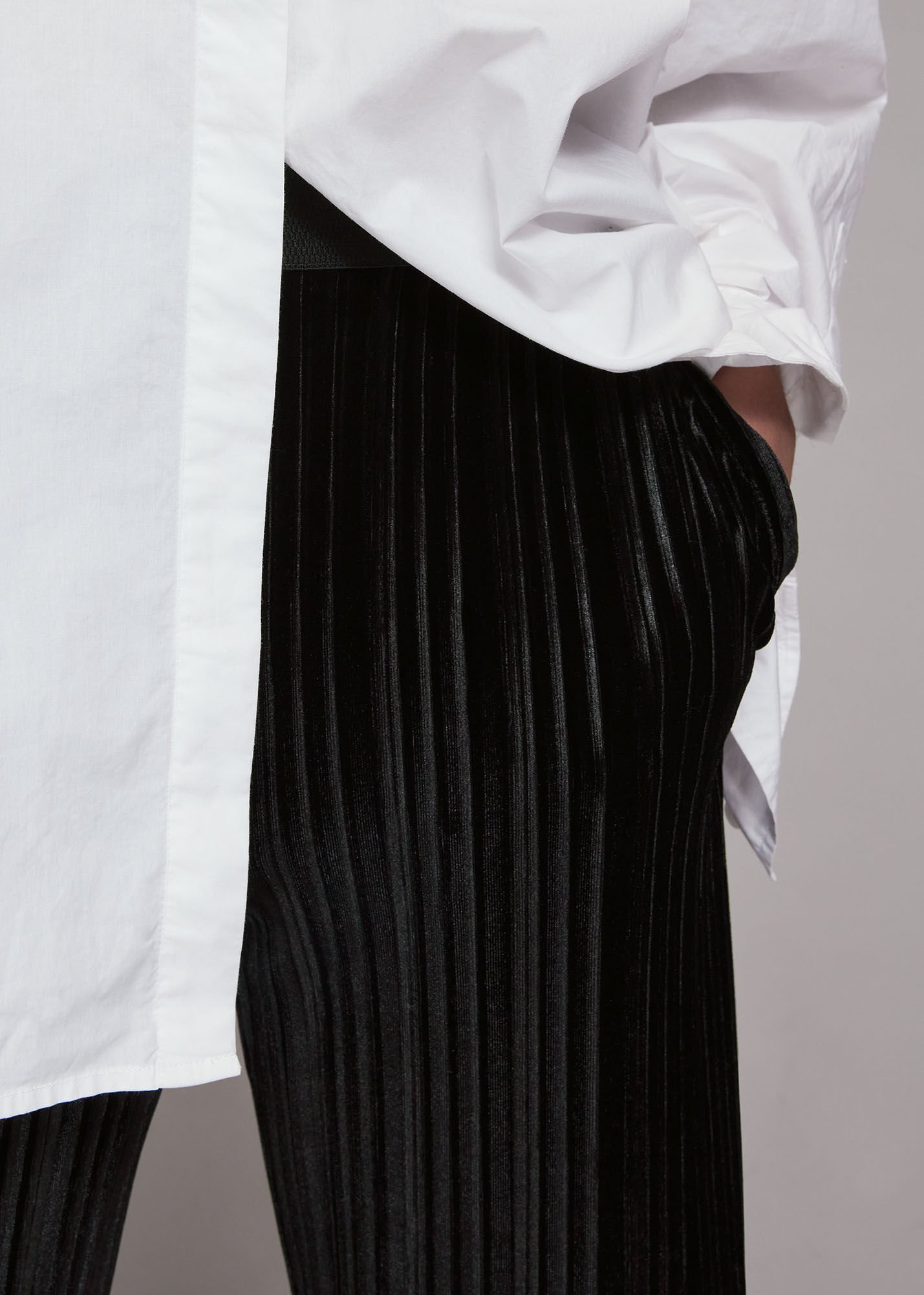 Black Sarai Velvet Pleated Trouser