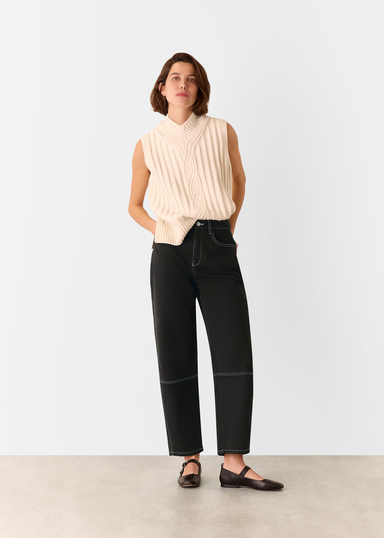 Contrast Detail Barrel Jean