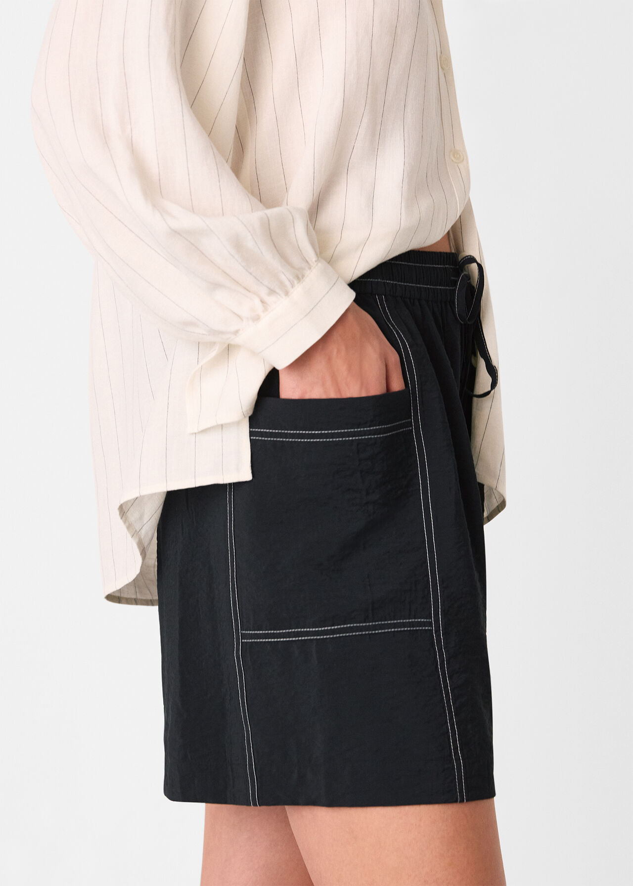 Contrast Stitch Pull On Short