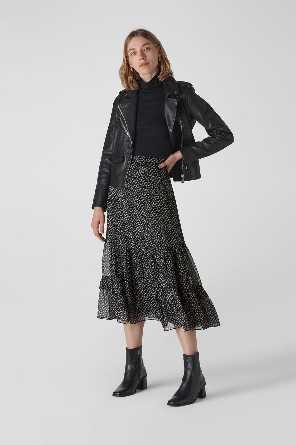 Almond Blossom Dobby Skirt Black/Multi