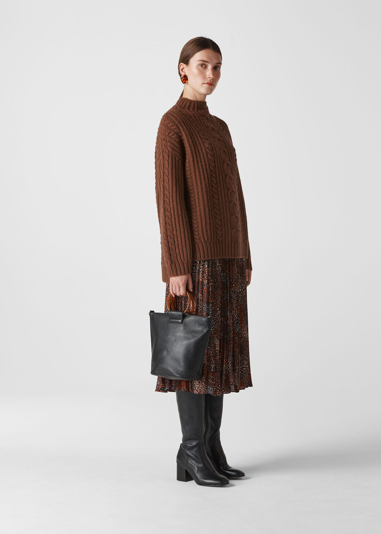 Oversized Chunky Cable Sweater Brown