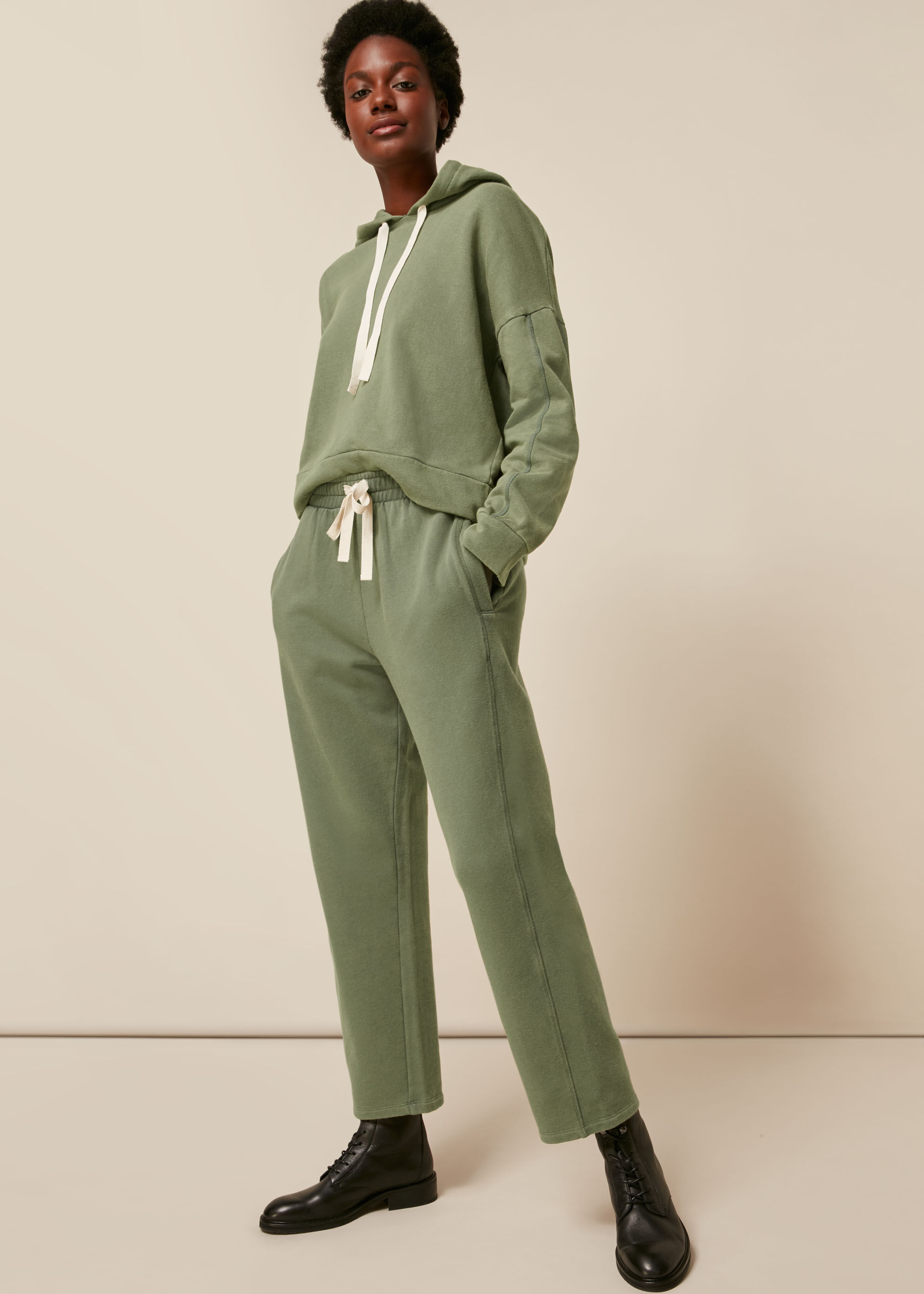 Barrel leg hotsell joggers