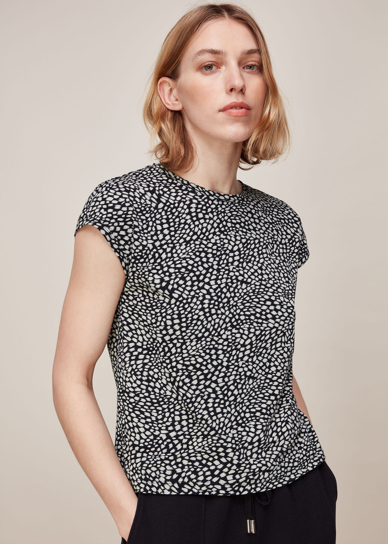 Minimal Spotted Animal Tee Black/Multi