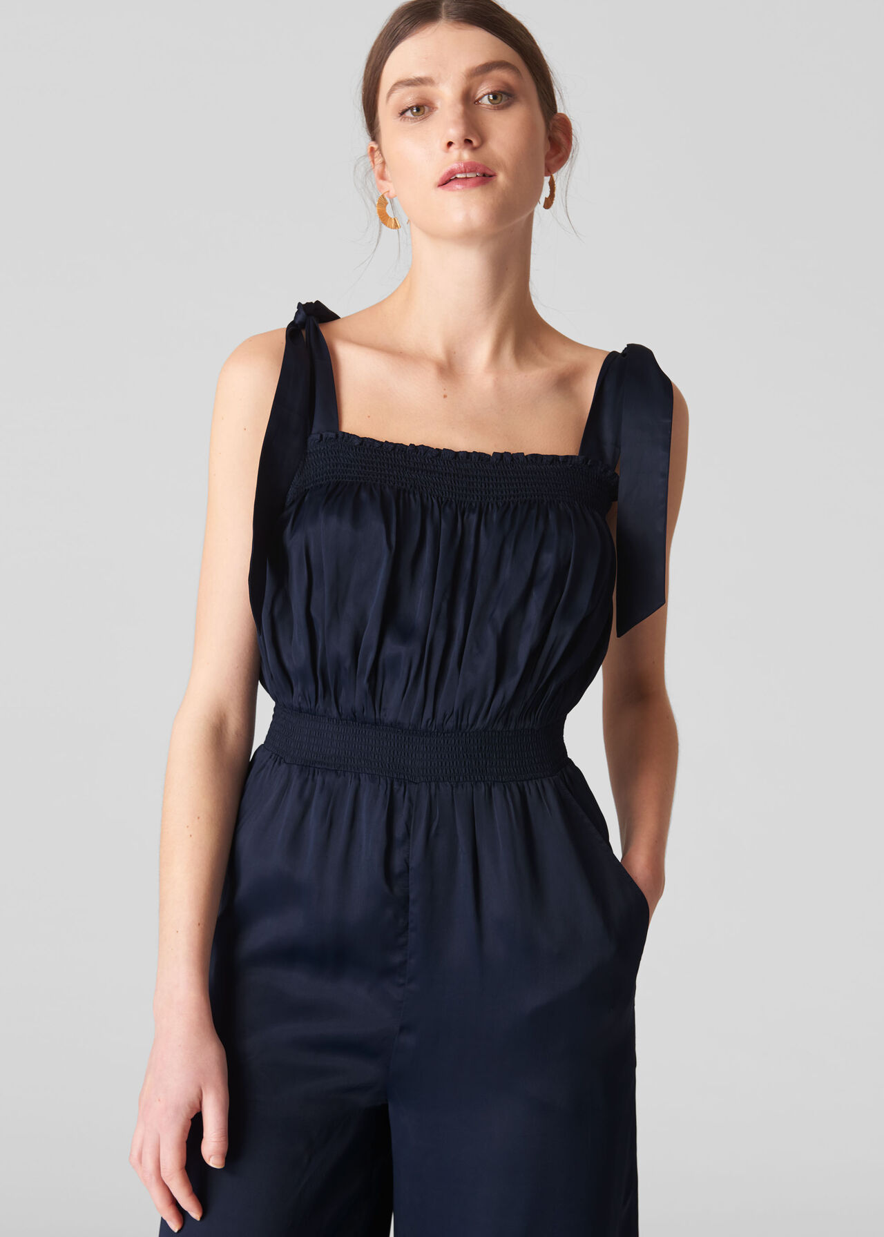 tie shoulder