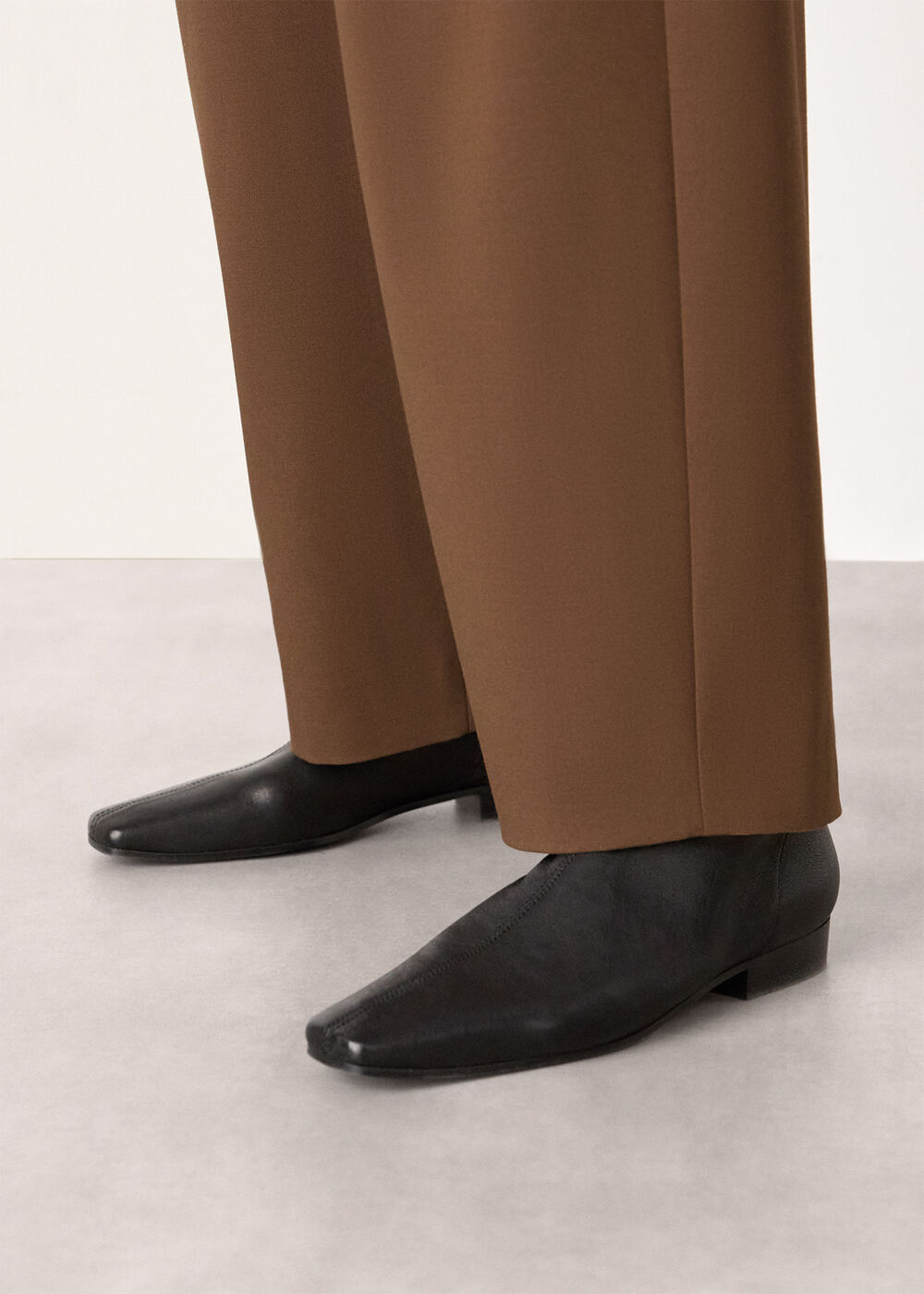 Square Toe Flat Sock Boot