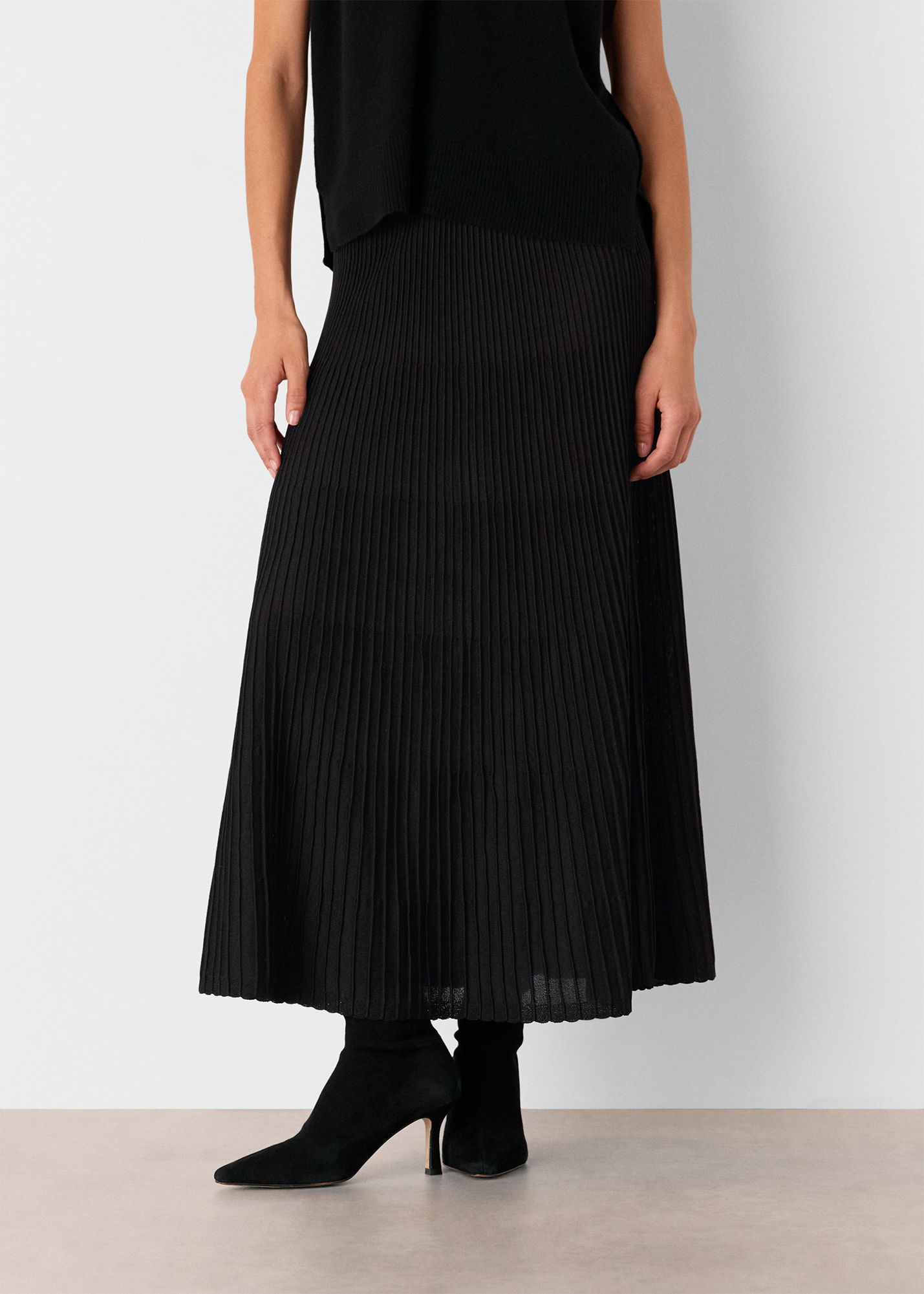 Whistles Women's Black Knitted Pleated Skirt Size 6